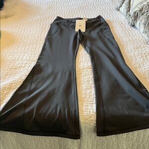 Black Flared Yoga Pants